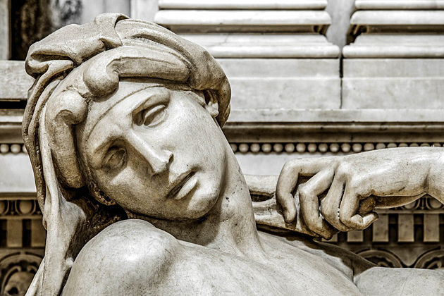 L'Aurore, tombeau de Laurent de Médicis, duc d'Urbino, détail, Michel Ange (Florence, Nouvelle Sacristie de San Lorenzo)
