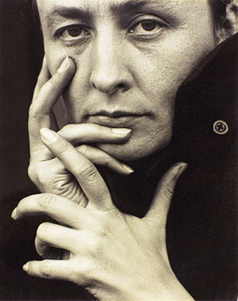 Portrait de Georgia O'Keeffe (Hands), 1918, Alfred Stieglitz, Chicago, The Art Institute.