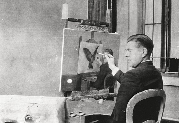 René Magritte pintando La clarividencia