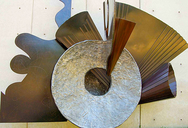 Decanter, 1987, Frank Stella, Houston, Museum of Fine Arts Decanter, 1987, Frank Stella, Houston, Museum of Fine Arts